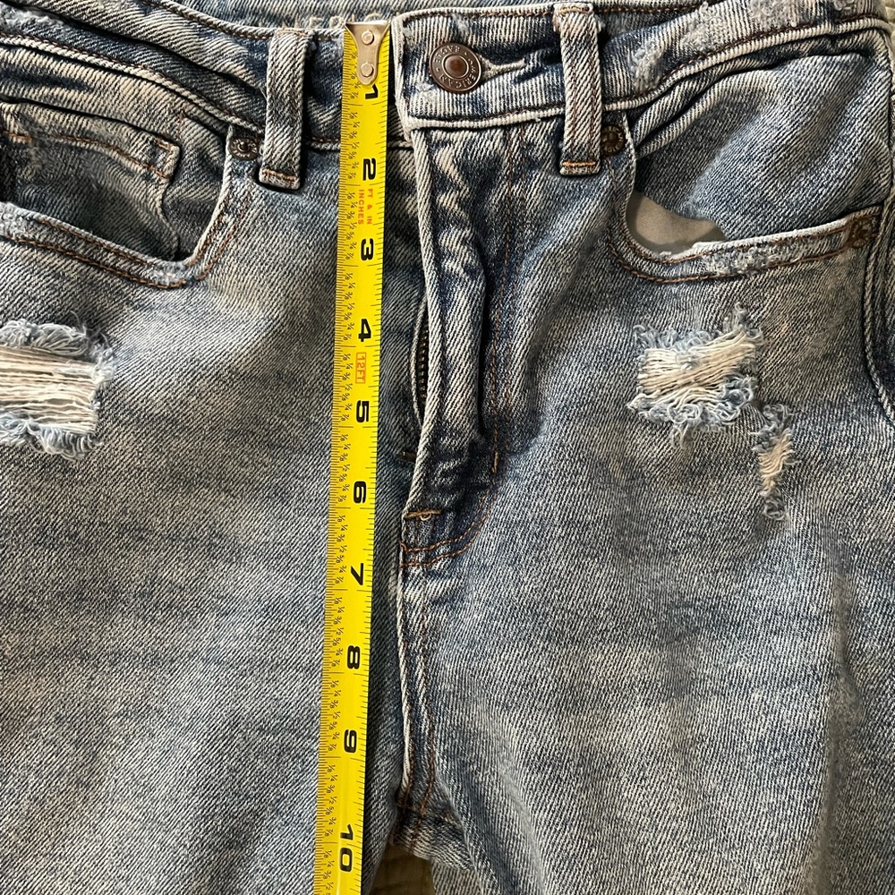 American Eagle Comfort Stretch Waist Band Mom Jeans - Picture 3 of 5
